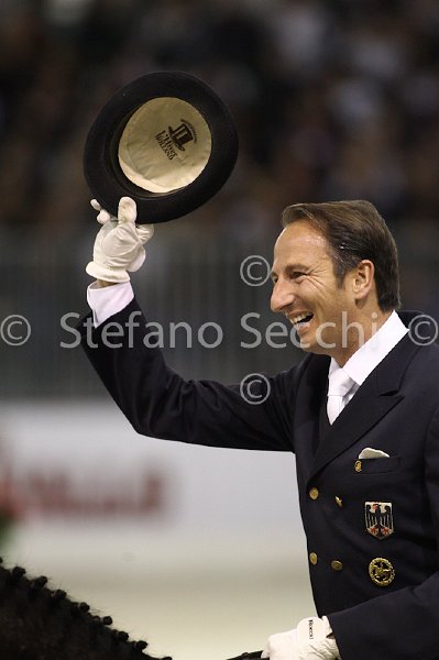 LAUGKS_MEGGLE\'S WELTTALL_MILANO_2011_SS3_9962.jpg